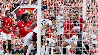 Arsenal defeat Manchester United in Premier League opener