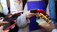 Here are 4 ways parents can help their teens be smart with screen time
