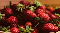 Self-pick or delivery: Prague's strawberry season is summer in a basket