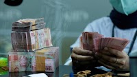 Indonesian rupiah tumbles to lowest since Asian financial crisis