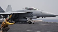 Ask A Fighter Pilot: Hornet vs Super Hornet!