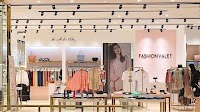 What is the controversy behind FashionValet’s founders and why is the Malaysian firm under probe?