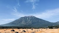 Bali’s Sacred Mount Agung Closes For Tourist Treks