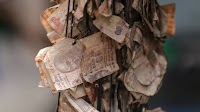 Falling Rupee Leaves Modi in Currency Conundrum