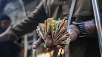 Indian Rupee Falls to Record on Worries About US Tariff Impact