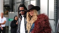 Beyoncé Knowles-Carter Shuts Down Paris Fashion Week With Grand Entrance at Louis Vuitton