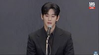 Kim Soo-hyun holds press conference, denies dating underage Kim Sae-ron