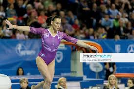 catalina ponor rou performs on the