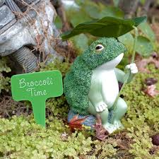 Broccoli Frog With Leaf Umbrella Frog