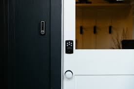 8 Electronic Door Lock Features That