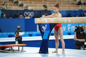 balance beam guan chenchen wins gold