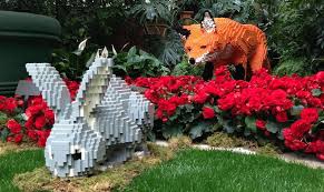 Lego Bricks To Make Lifelike Sculptures