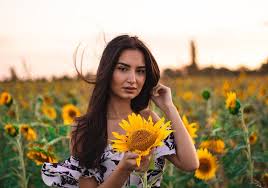 12 Sunflower Field Photoshoot Ideas