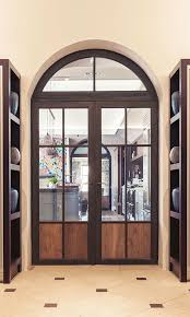 Interior Spaces With Internal Glazed Doors