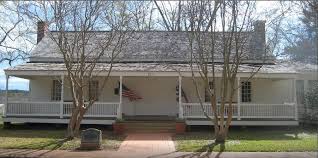 Sterne Hoya House With Monument Outside