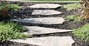 10 Stepping Stone Walkway Ideas Perfect