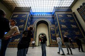 Berlin S Icon Pergamon Museum Shuts