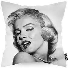 Marilyn Monroe As A Round Painting
