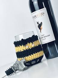 Bumblebee Wine Glass Cozy Pattern By