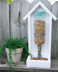 12 Easy Homemade Bird Feeders Diy