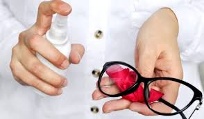 Keeping Your Eyeglasses Clean Tips