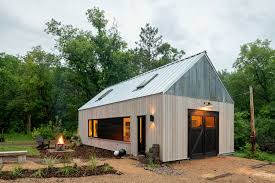 17 Modern Barn House Designs That Blend