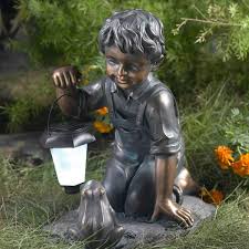 Luxenhome Boy With Solar Light And Frog Garden Statue