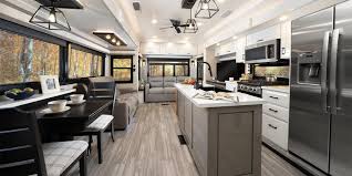 2024 Pinnacle Luxury Fifth Wheel