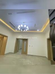 Bedroom Mansion With Lift