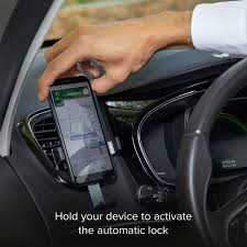 car holder with automatic closure