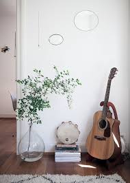 Fill Empty Corners With Floor Vases