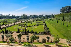 Hampton Court Palace Garden Maze A