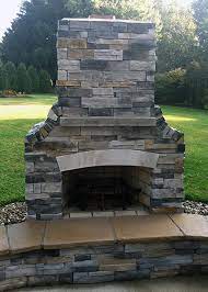 Outdoor Fireplaces Providing Reliable
