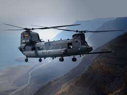 heavy lift chinook helicopters