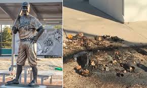 Statue Of Baseball Icon Jackie Robinson