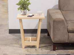 Hardwood End Table In Shaker Mid