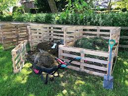 Compost Bin From Wooden Pallets