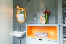 Trendy Bathrooms That Combine Gray And