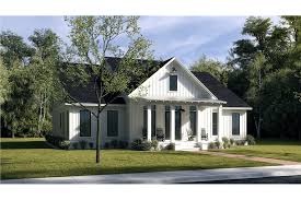 Traditional Home Plan 3 Bedrms 2 5