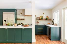 75 Medium Tone Wood Floor Kitchen With