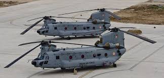 chinook heavy lift helicopters