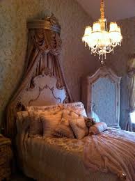 Bed Crowns Traditional Bedroom