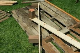 Indoor Outdoor Upcycled Pallet Daybed