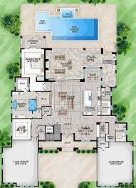 Mediterranean Style House Plan 52925