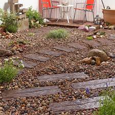 Red Granite Garden Chippings