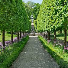 13 Stunning Garden Allées
