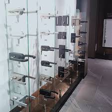 How Many Types Of Glass Door Locks