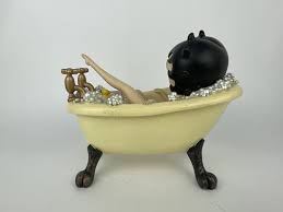 Figurine Of Betty Boop In Bathtub 2003