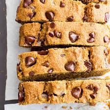 vegan pumpkin chocolate chip bread