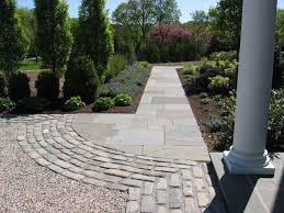 Curved Cobble Edge Detail For A